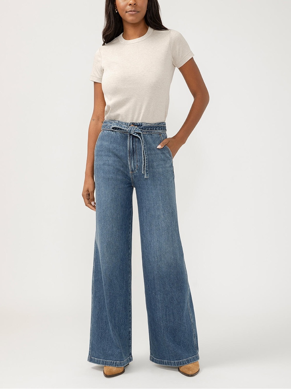 Silver Jeans Wide-Leg • High Rise Jeans in Medium Blue Size 12/31 NWT